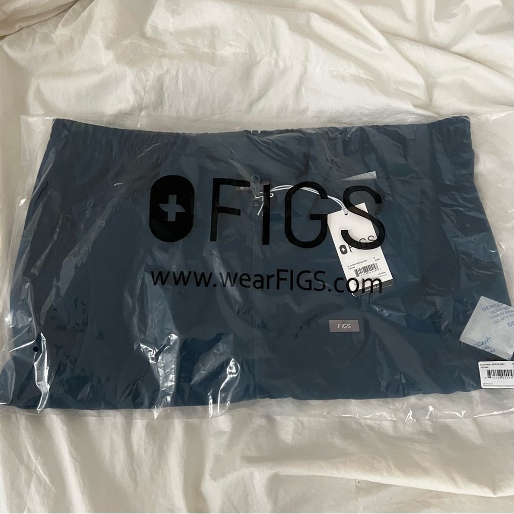 FIGS Deep Reef Sydney Scrub Vest